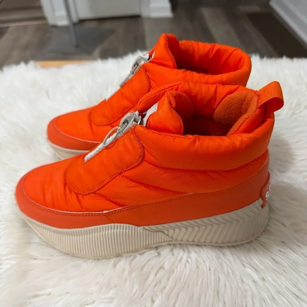 Sorel Women’s Bright Orange Boots Size 8